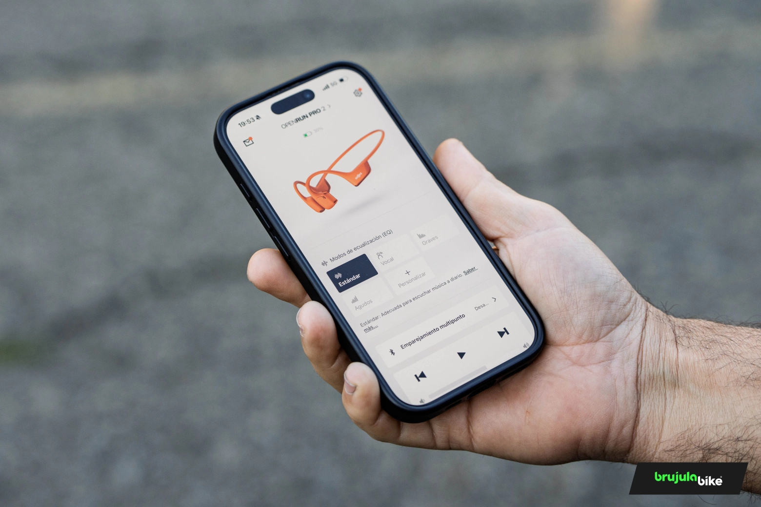 We tested the new Shokz OpenRun Pro 2: premium sound without isolating you from your surroundings