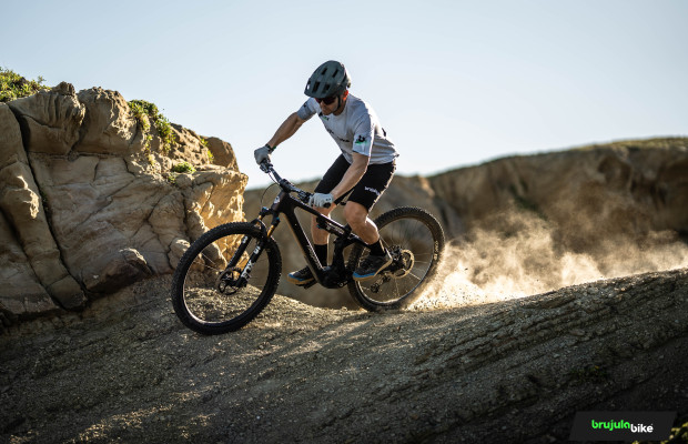 Probamos la Megamo Reason 2027 con el Avinox M2S: la eMTB que ha cambiado el mercado evoluciona y sube el nivel