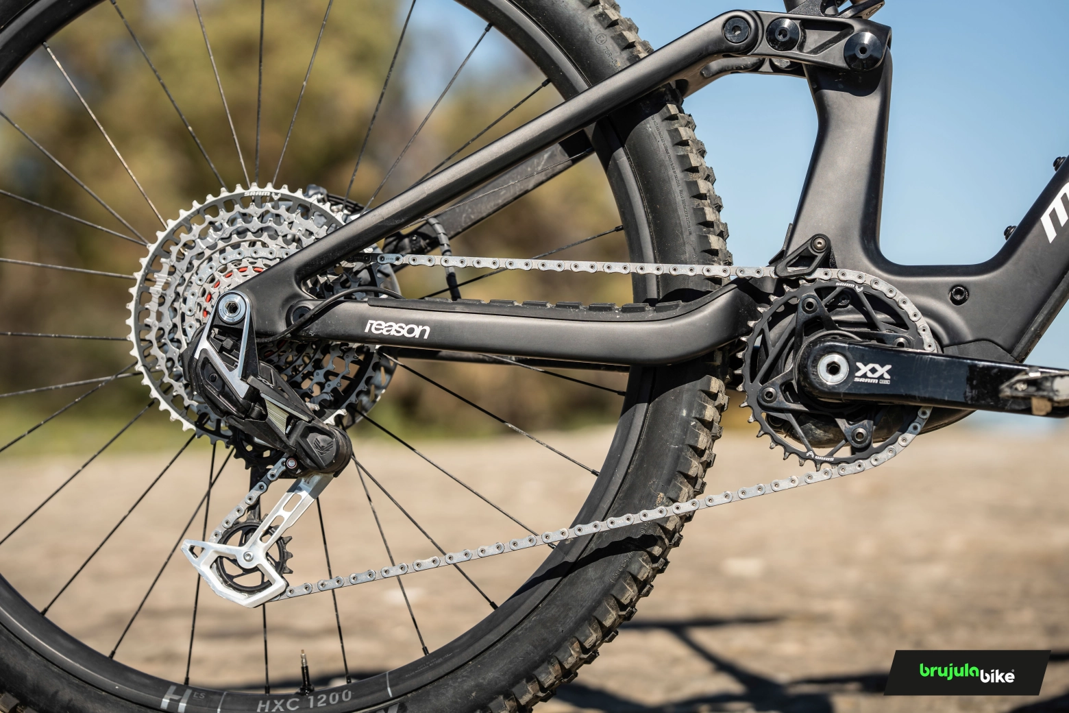 Probamos la Megamo Reason 2027 con el Avinox M2S: la eMTB que ha cambiado el mercado evoluciona y sube el nivel