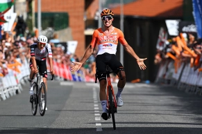 Del Toro abandons due to a fall and Axel Laurance wins stage 3 of the Itzulia 2026