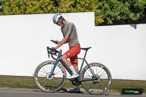Five hours later, you are still comfortable: this is how the Castelli Espresso 2 performs on the road