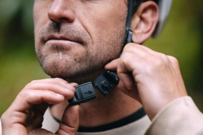 Specialized Ambush 3, the evolution of the trail helmet goes inside and not outside