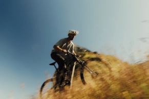 Nouvelle Specialized Levo 4 EVO, un VTT électrique qui grimpe comme un trail