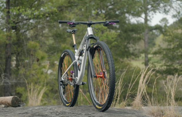 This video shows the new 32" FOX fork in action and explains the benefits of this size