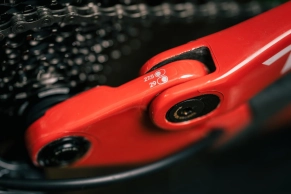 Less power and more control, this is the new Kona Remote 160 CR with a lightweight e-MTB philosophy