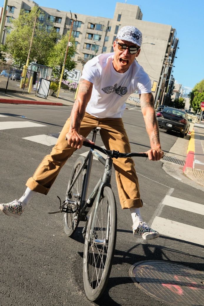 Cinelli lanza una colección lifestyle inspirada en el rendimiento urbano y renueva su equipación técnica para 2026