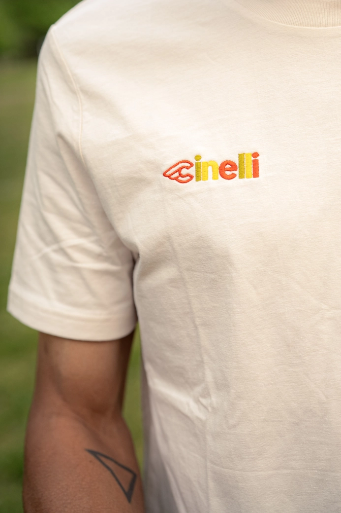 Cinelli lanza una colección lifestyle inspirada en el rendimiento urbano y renueva su equipación técnica para 2026