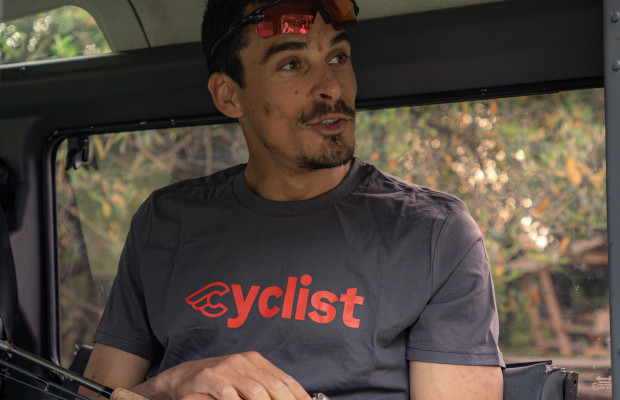 Cinelli lanza una colección lifestyle inspirada en el rendimiento urbano y renueva su equipación técnica para 2026