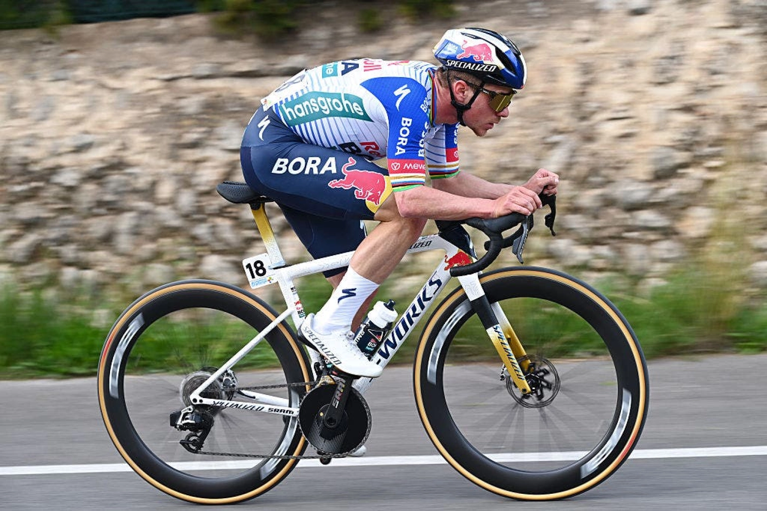 Evenepoel assina contrato vitalício com a Specialized