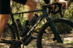 Aero inspiration for gravel and at the limit of 7 kg: this is the new Felt Breed