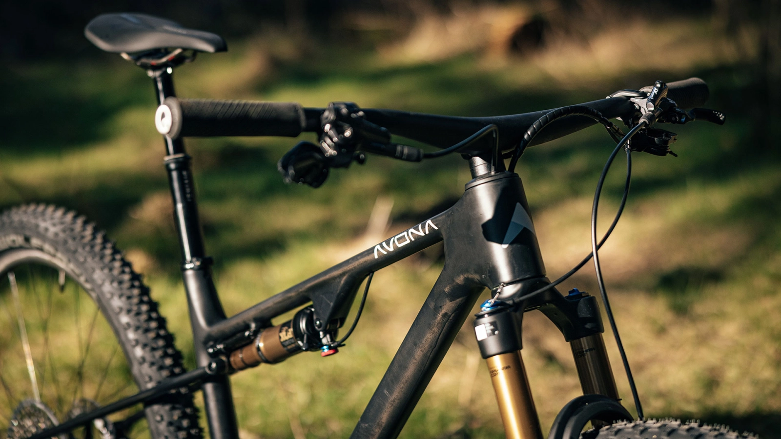 De marca desconocida a la Copa del Mundo XCO: Avona debuta en Corea