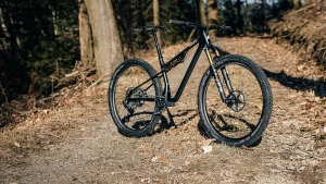 From unknown brand to the XCO World Cup: Avona debuts in Korea