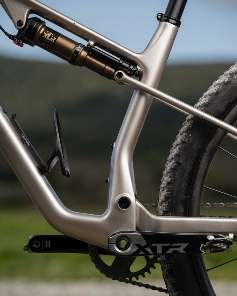 De marca desconocida a la Copa del Mundo XCO: Avona debuta en Corea