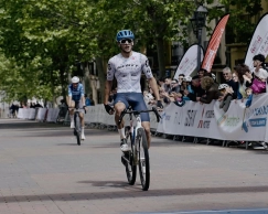 Barroso wins against Valero in a nail-biting finish, and Fischer dominates in Alcaraz to become the Spanish gravel champions