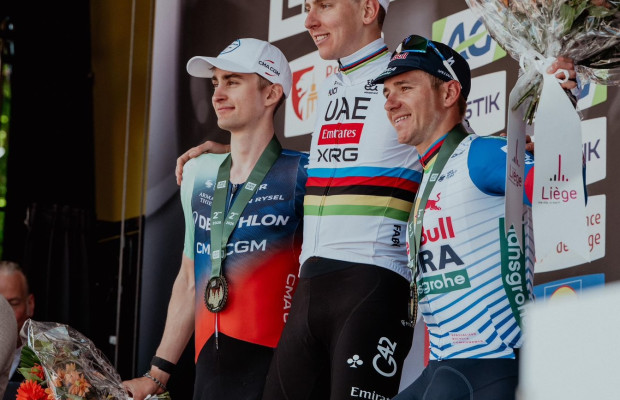Super fine for Pogacar for his world champion jersey on the podium in Liège