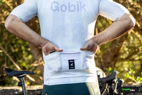We tested the Gobik Attitude 2.0 Lag jersey: race-fit, 105 grams, and a seamless construction for fast road and gravel riding
