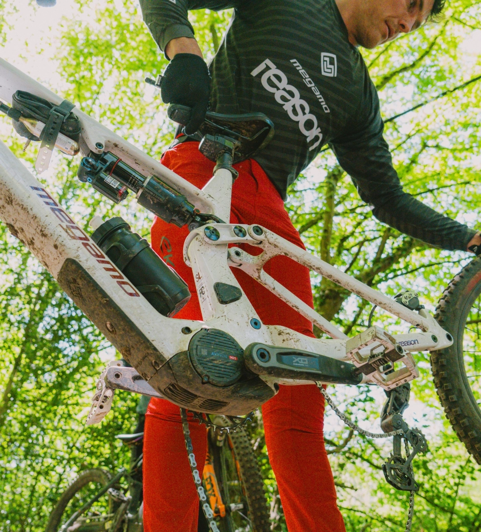 El nuevo motor de Avinox consigue el visto bueno de la UCI y debuta en competición con Megamo