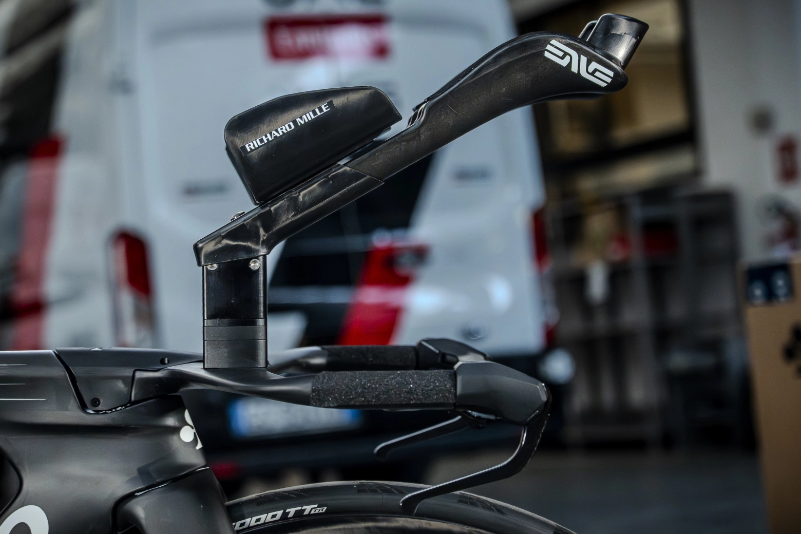 Pogacar estrena un prototipo de la Colnago TT2 en Romandía