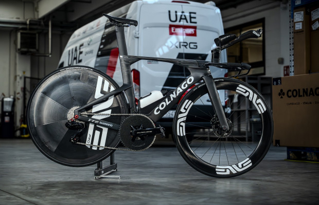 Pogacar debuts a prototype of the Colnago TT2 in Romandy