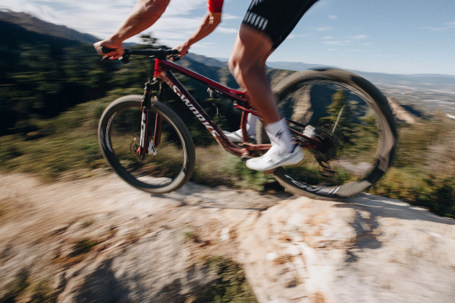 “A XC mais leve, rápida e capaz do mundo”: a nova Specialized Epic 9 pesa apenas 8,5 kg sem abrir mão de nada