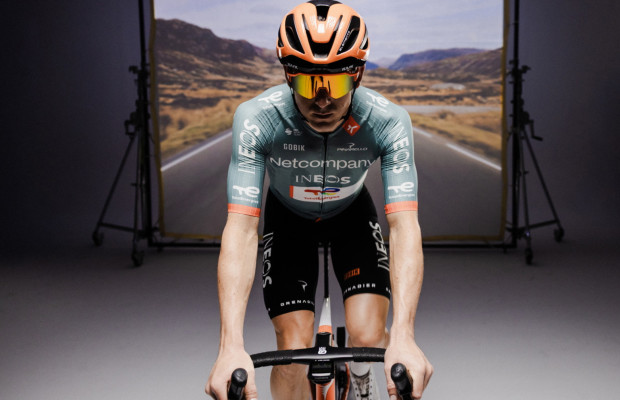 A equipe INEOS muda de nome, de uniforme e de cores: começa uma nova etapa centrada na inteligência artificial