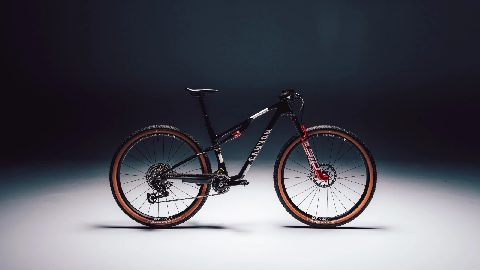 Canyon Lux World Cup CFR 2027: más ligera, más radical y con anti-squat ajustable