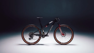 Canyon Lux World Cup CFR 2027: más ligera, más radical y con anti-squat ajustable