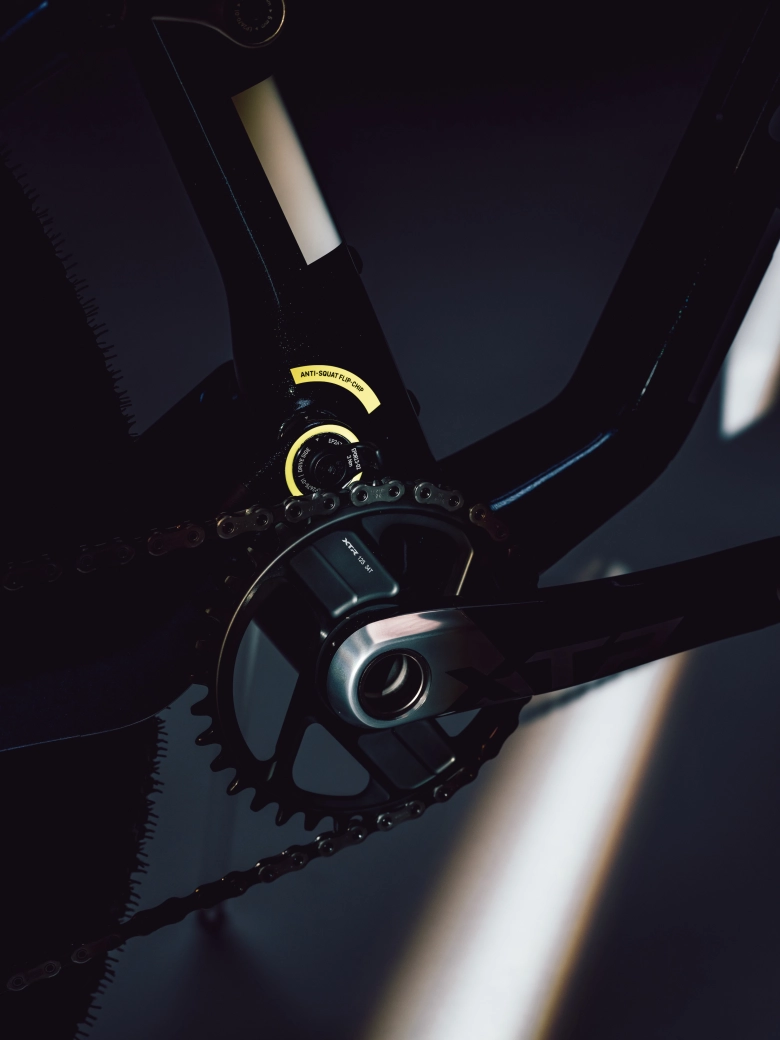 Canyon Lux World Cup CFR 2027: más ligera, más radical y con anti-squat ajustable