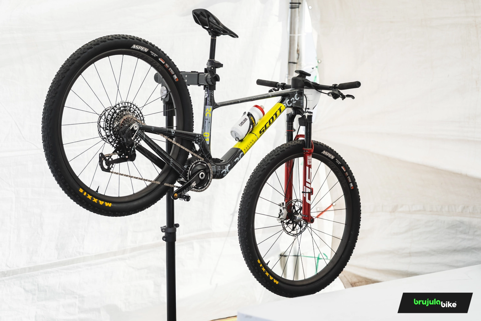 What do we know so far about the new Scott bike that SCOTT SRAM rode in competition?