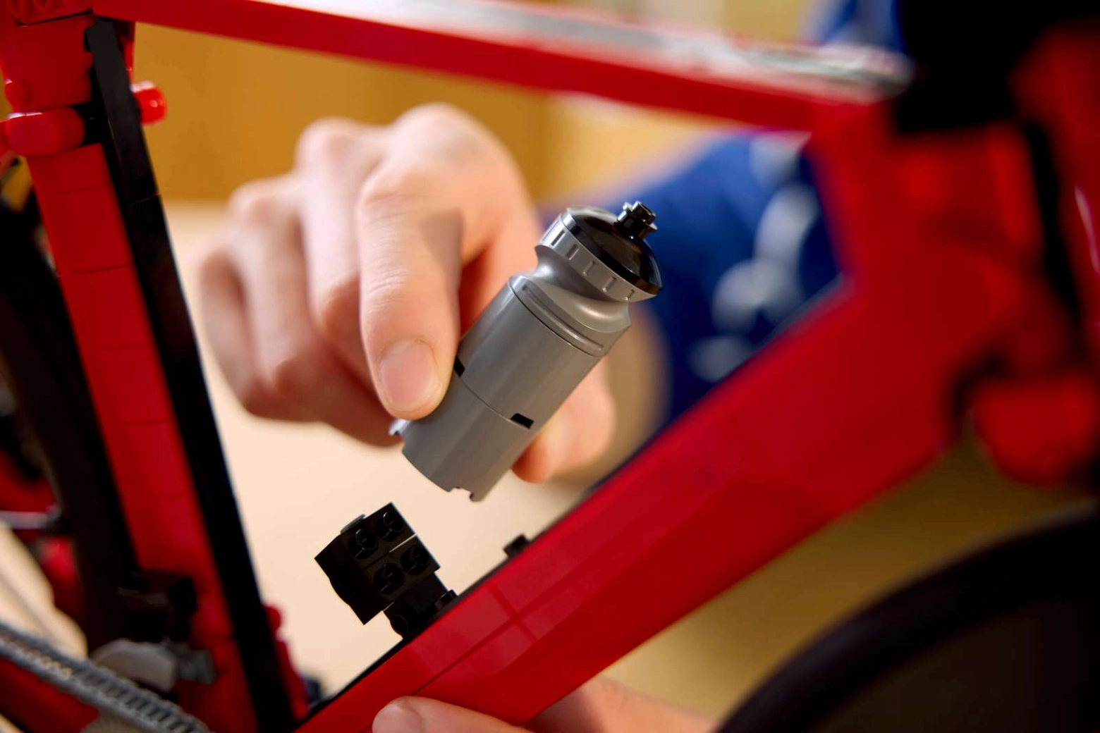 A LEGO lançou sua primeira bicicleta aero de estrada, funciona e está cheia de referências às atuais WorldTour