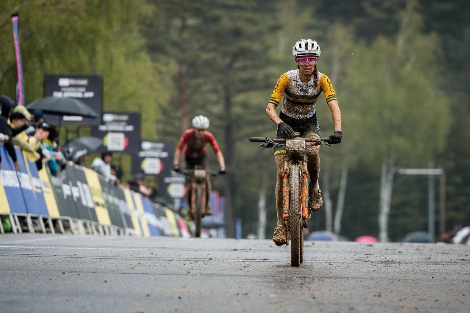 "Ce fut une insulte": Bec Henderson défend avec le règlement en main sa critique de la Coupe du Monde en Corée du Sud
