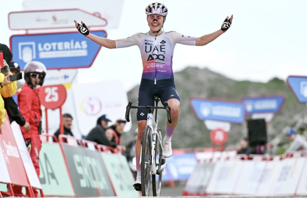 Paula Blasi fait l'histoire à l'Angliru et remporte La Vuelta 2026