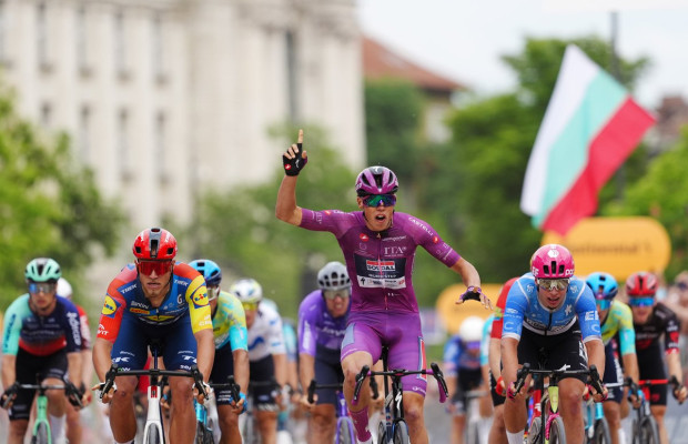 Paul Magnier vuelve a ganar en el Giro tras un sprint agónico ante Milan y Groenewegen