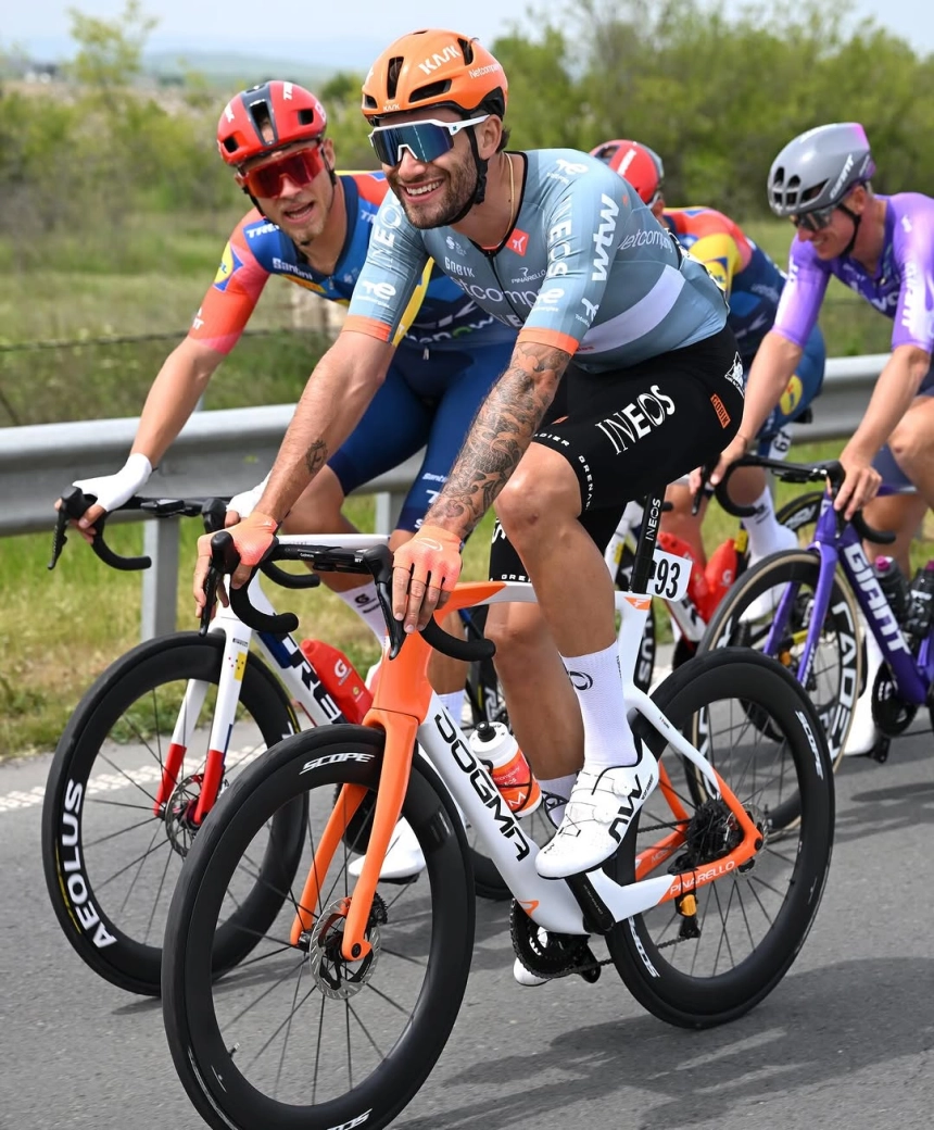 Qué es la "Misión 8" y por qué INEOS podría desaparecer del ciclismo