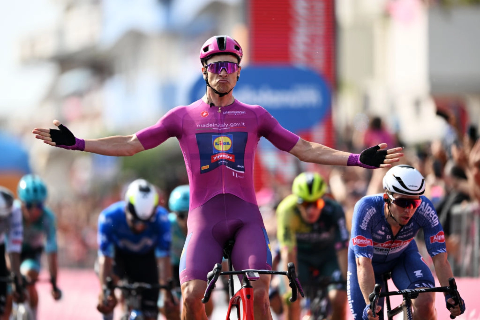 Over €2,000 for winning an intermediate sprint and over €10,000 for winning the stage: all the prize money for the 2026 Giro