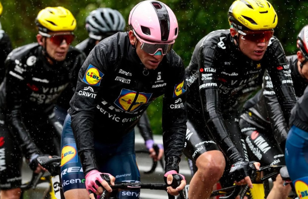"It was a good day for us": Vingegaard finished more than 6 minutes behind the pink jersey, but the Visma team is calm