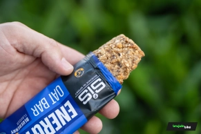 We tried the new SiS Energy Oat Bar and this is what we liked the most