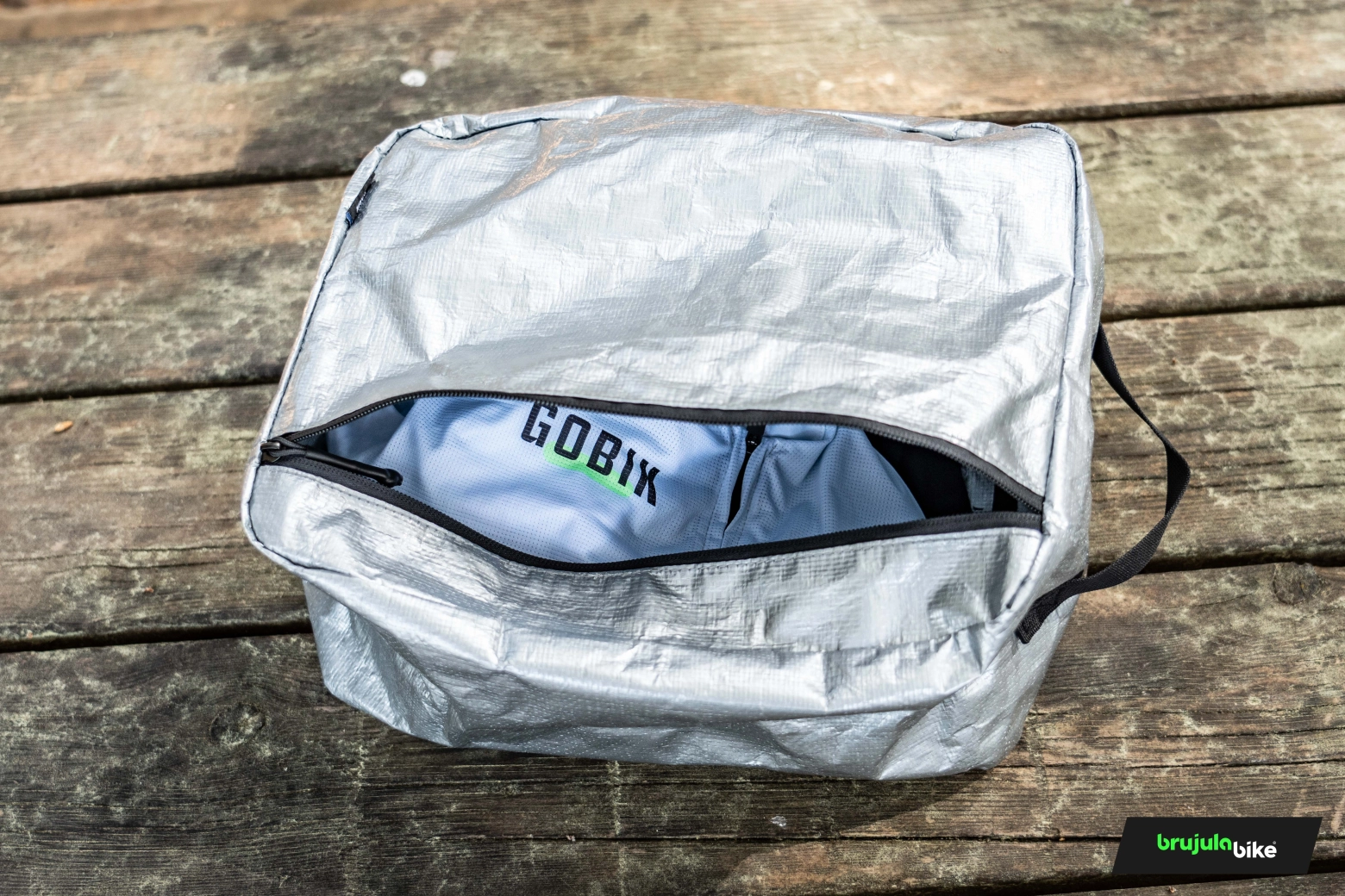 Probamos la nueva Gobik Stow 35L: todo ciclista necesita una mochila así