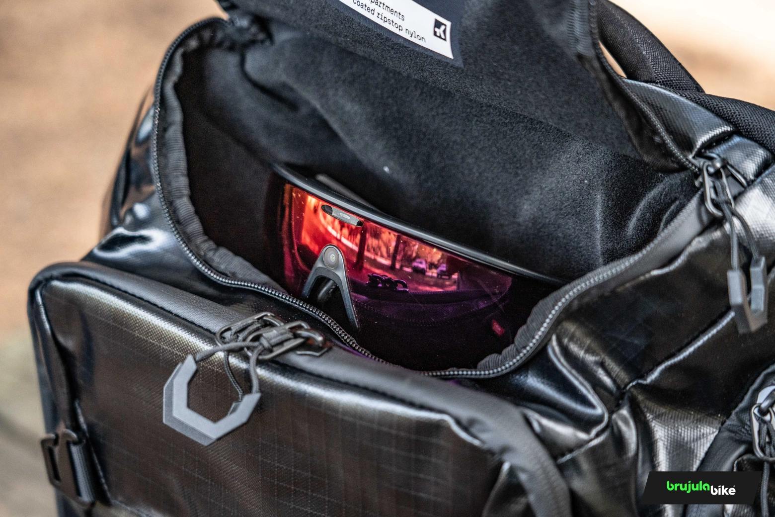Probamos la nueva Gobik Stow 35L: todo ciclista necesita una mochila así