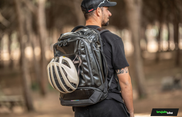 Nous avons essayé le nouveau Gobik Stow 35L : tout cycliste a besoin d'un sac à dos comme ça