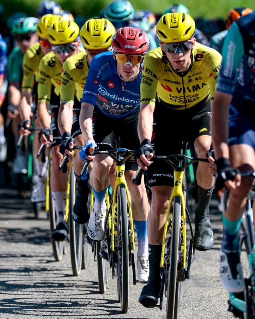Vingegaard correrá (obligado) la crono del Giro con un mono diseñado para Evenepoel