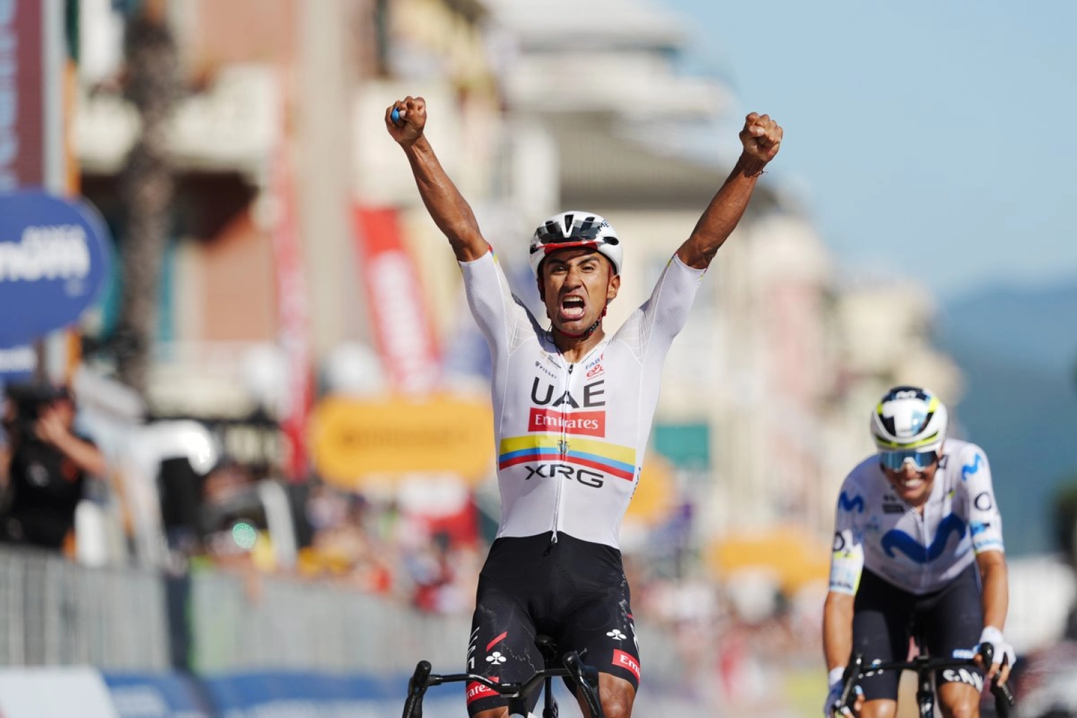 Enric Mas roza la victoria en el Giro tras jugarse la etapa 11 con Narváez en Chiavari