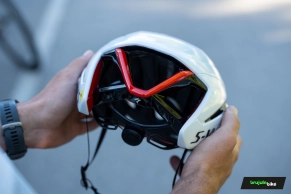 We tested the new Specialized S-Works Evade 4: it doesn't revolutionize the series, but it improves almost everything