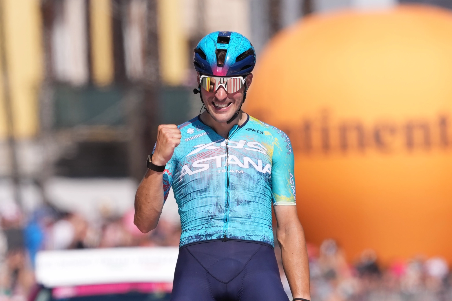 Alberto Bettiol conquista la etapa 13 del Giro tras un ataque demoledor en Ungiasca
