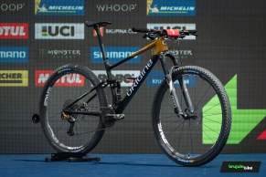 No electronics, rigid seatpost no power meter or GPS: a detailed look at Mathis Azzaro's Origine Theoreme FS