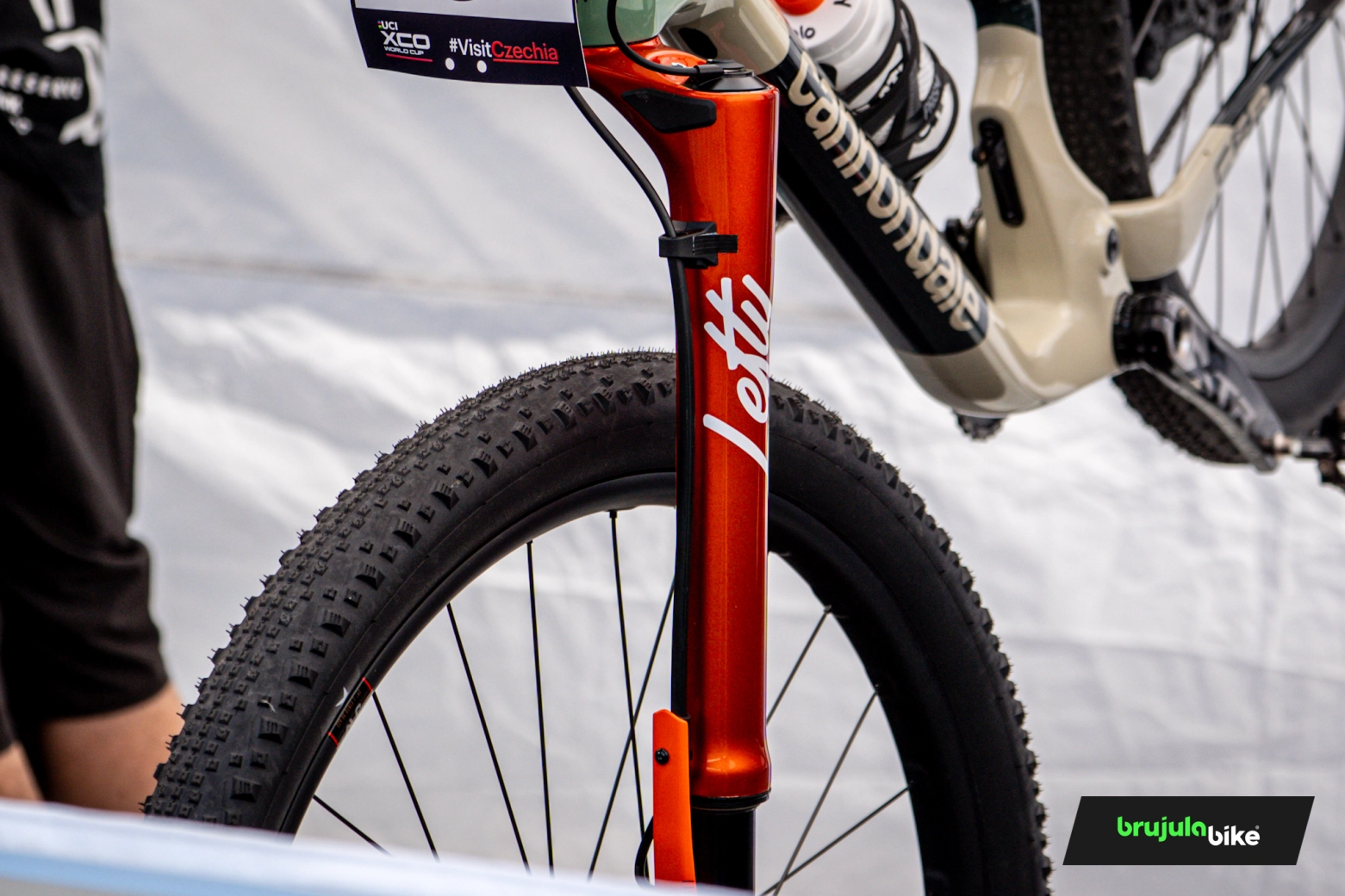 Caçamos a futura Cannondale Lefty e vem com mudanças importantes