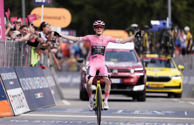 Vingegaard continue de dominer en haute montagne et a le Giro dans la poche
