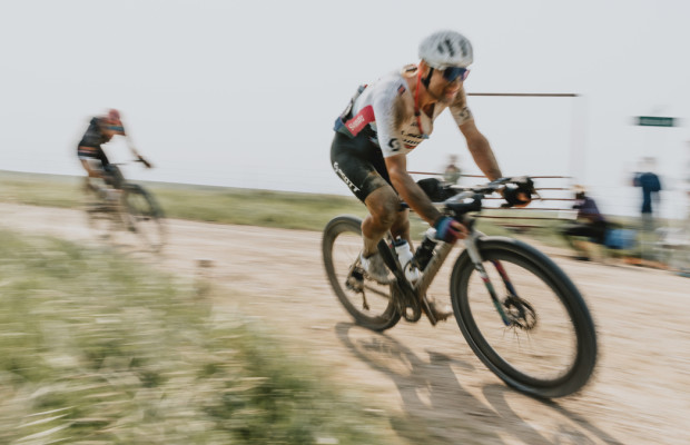 Chega o Mundial não oficial de Gravel e pode marcar o futuro das 32": favoritos/as, horários e onde assistir ao Unbound Gravel 2026