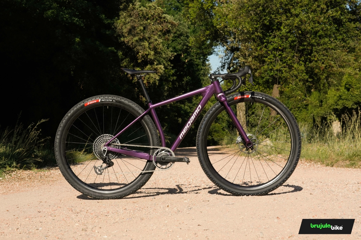 Megamo también investiga las 32” y ya tiene varias gravel prototipo desarrolladas desde cero