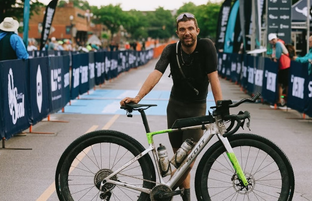 La SCOTT de 32 pulgadas gana en Unbound: Robin Gemperle gana la Unbound Gravel XL